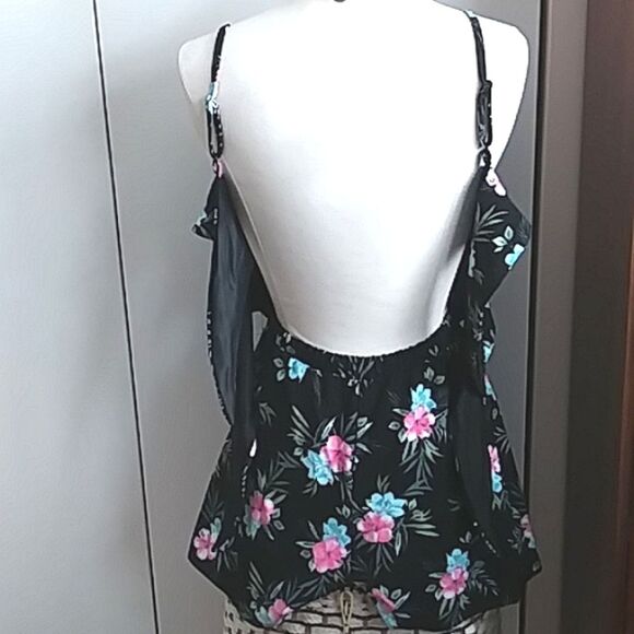 Madden NYC Tropical Flowers Bare Midriff Romper - Picture 9 of 13